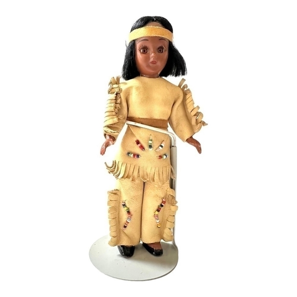 Native American Doll Vintage Indian Girl Doll Handmade Leather Suit Souvenir - Picture 4 of 9
